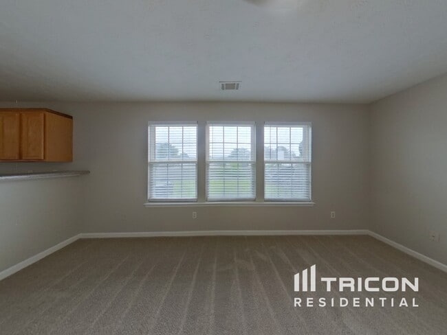 Building Photo - 1740 Courtyard Ln