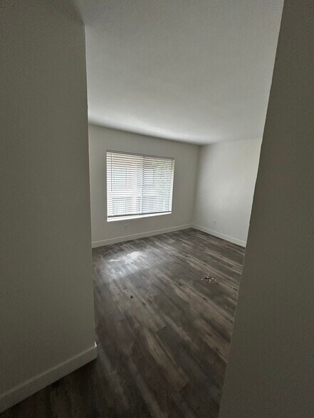 Building Photo - 6516 College Grove Dr