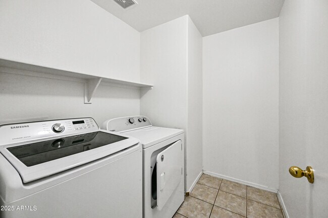 Building Photo - 8666 W Mauro Ln
