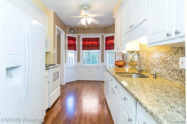 Building Photo - 1899 Hunt Club Dr