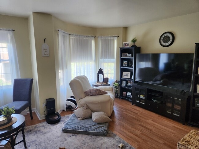 Building Photo - 100 Lesley Ln