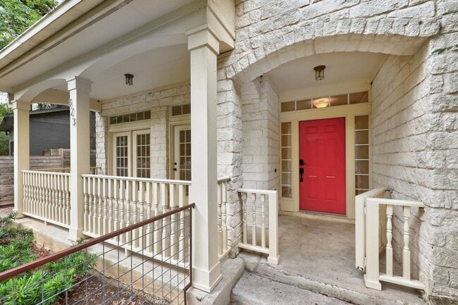 Primary Photo - 7 Bed Home for August!