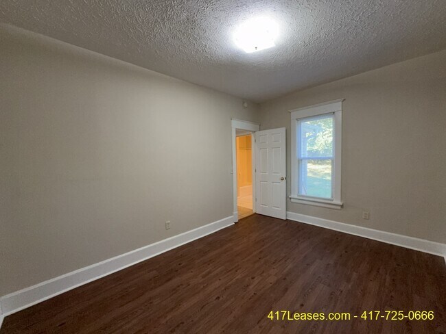Building Photo - 2222 N Johnston Ave