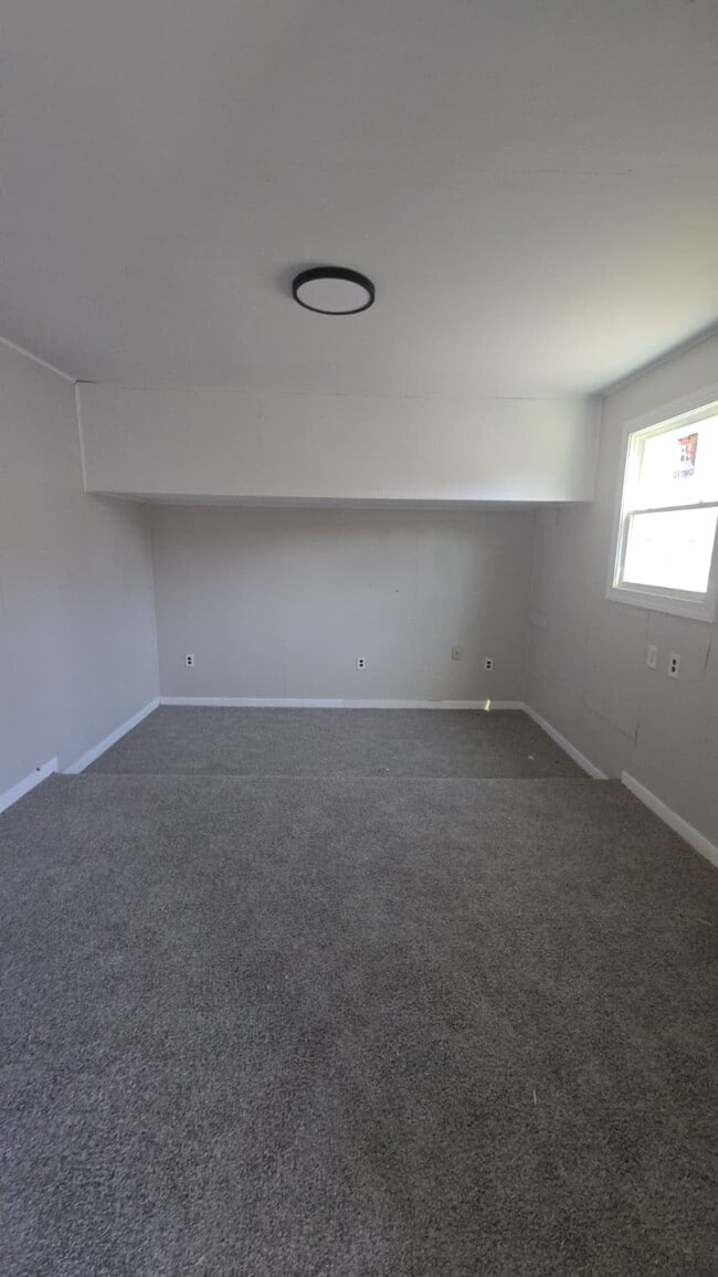 Building Photo - 123 Jericho Rd