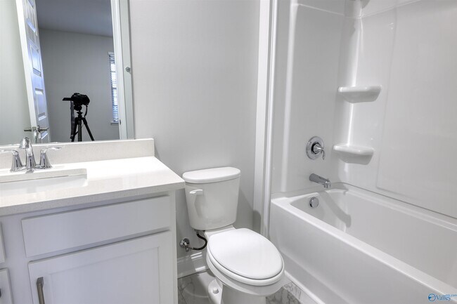 Building Photo - 102 Clift Crk Dr