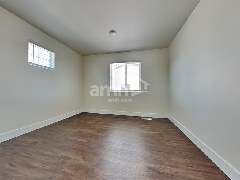 Building Photo - 17621 26th Ave Ct E