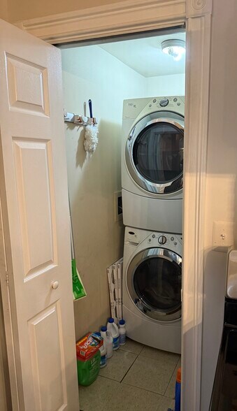 Building Photo - 14 O St NW