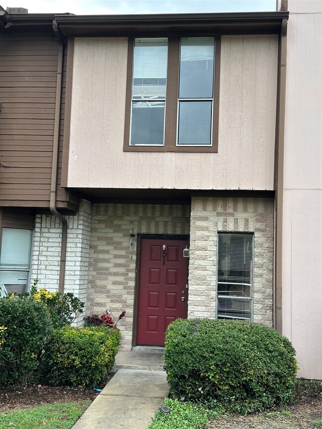 Building Photo - 12400 Brookglade Cir