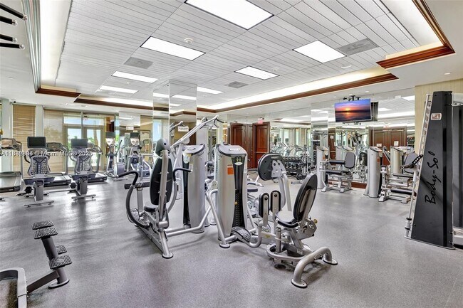 Building Photo - 20201 E Country Club Dr