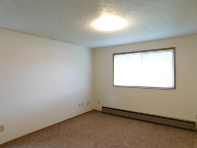 Building Photo - short04