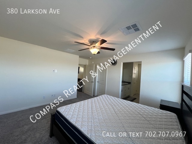 Building Photo - 380 E Larson Ln