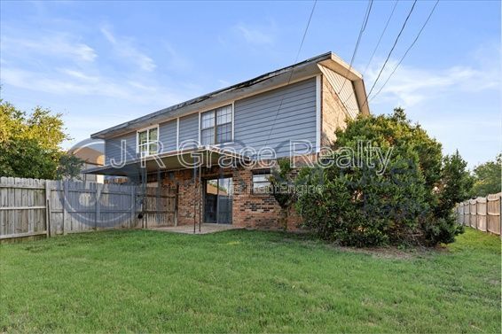 Building Photo - 1304 Chapel Creek Rd