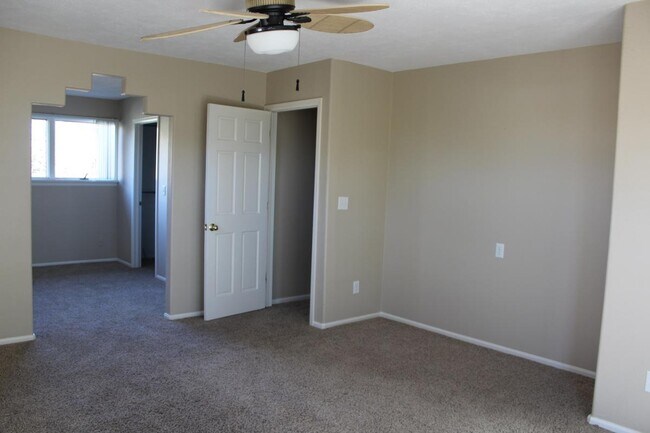 Building Photo - 2115 S Nucla Way