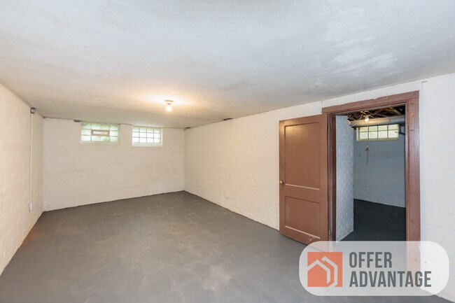 Building Photo - 3525 Radcliffe Rd