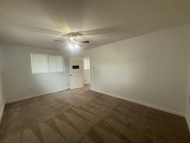 Building Photo - Private Detached 1 Bed 1 Bath ADU - Utilit...