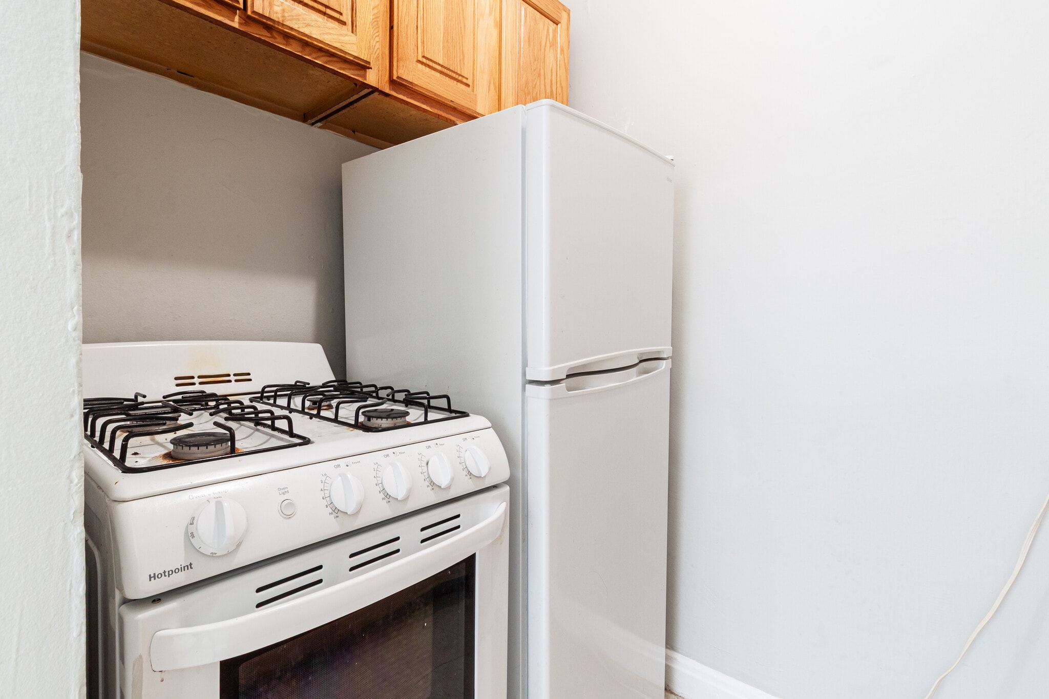 Building Photo - 435 W Roscoe St