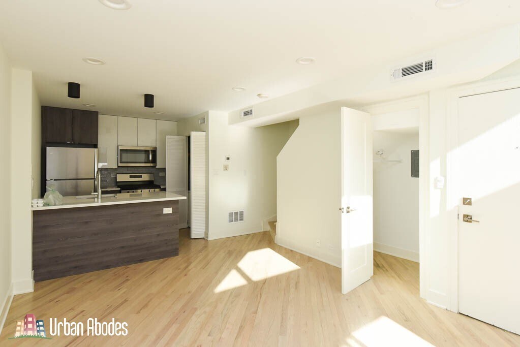 Building Photo - 935 W Grace St