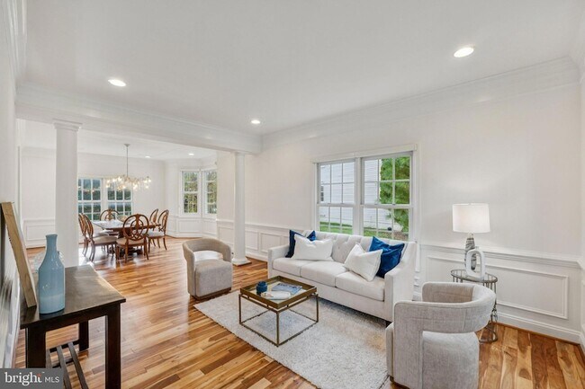 Building Photo - 4 Yellow Plum Ct