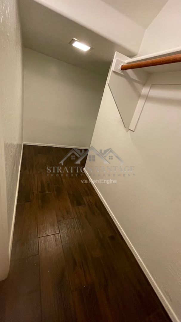 Building Photo - 6814 W Lariat Ln