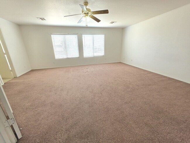 Building Photo - 30469 N Plantation Dr