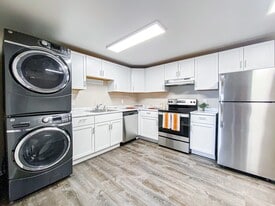 Building Photo - Petra Apartments