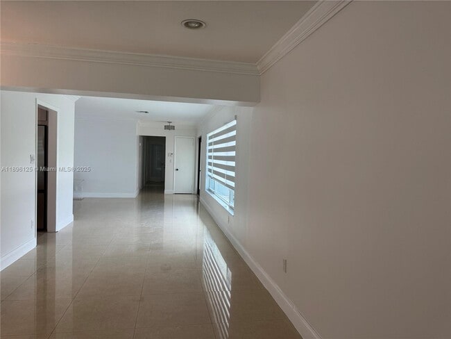 Building Photo - 9401 SW 69th Ct