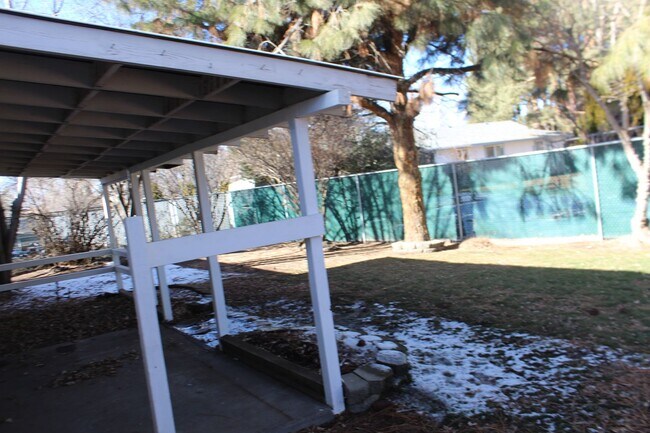 Building Photo - 5265 Golden Ct