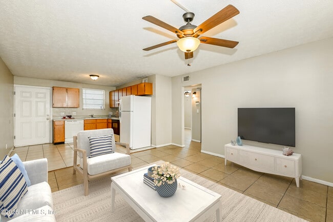 Building Photo - 1012 2nd St S