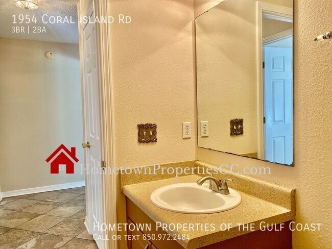 Building Photo - POOL HOME near Naval Air Station Pensacola!