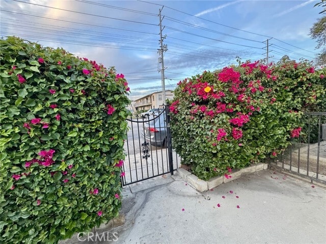 Building Photo - 12714 Vanowen St