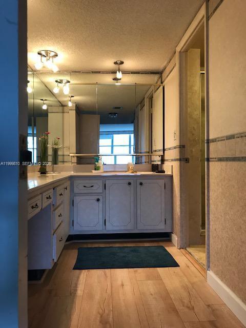 Building Photo - 6039 Collins Ave