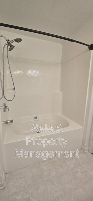 Building Photo - 2515 Sugar Tree Dr