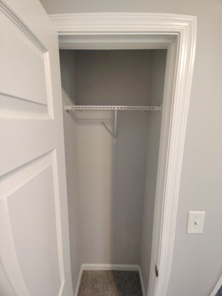 Building Photo - 11 Hobbs Ln