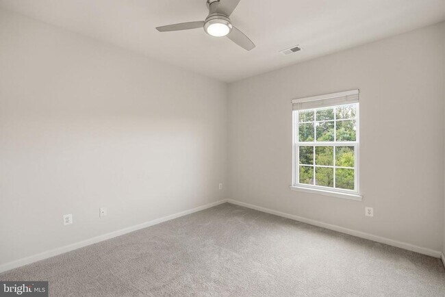 Building Photo - 3634 Briarwood Dr