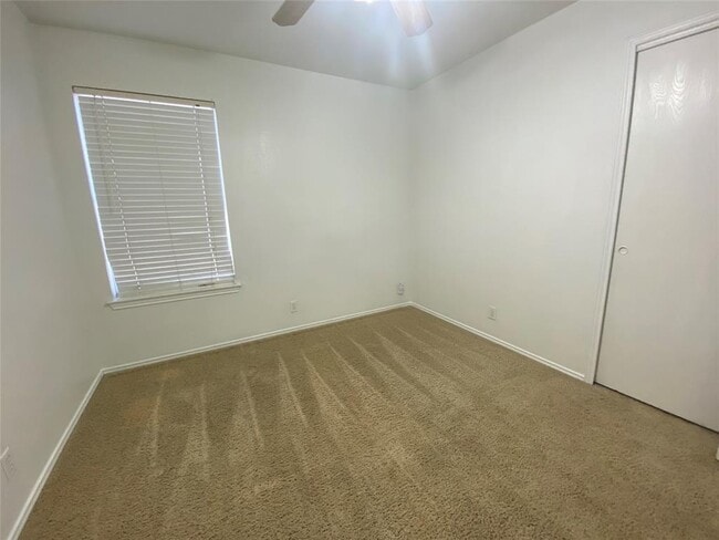Building Photo - 9001 Kimono Ridge Dr