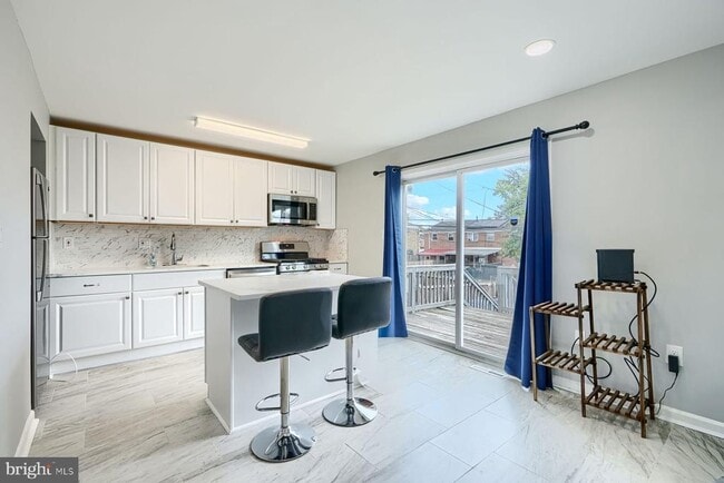 Building Photo - 631 Charraway Rd