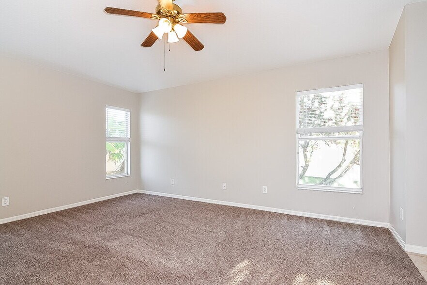 Building Photo - 601 Straw Lake Dr