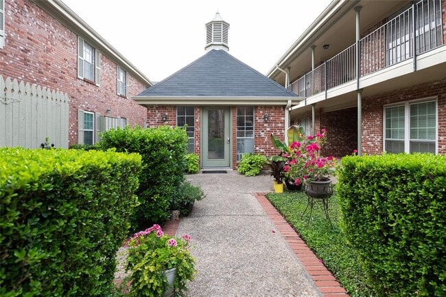 Building Photo - 7920 Rockwood Ln