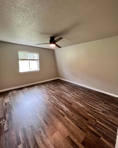 Building Photo - 511 Poplar St