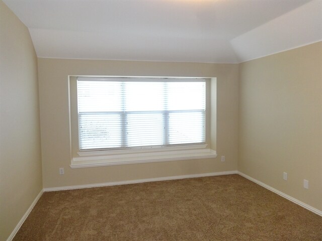 Building Photo - 2506 Parkview Dr