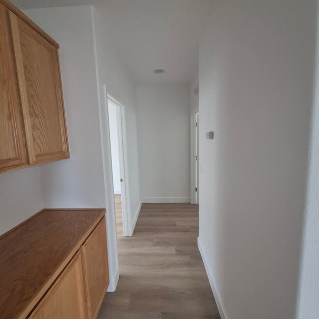 Building Photo - Natomas Home available for Speedy Move in.