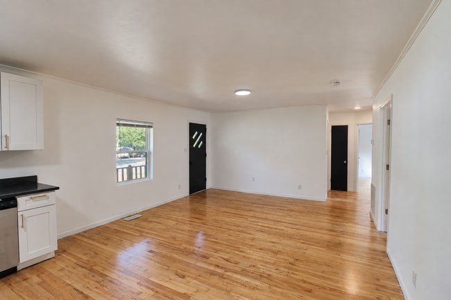Building Photo - 118 Stone Dr