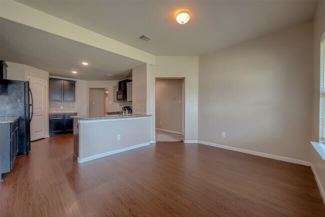 Building Photo - 12 Santa Clara Dr
