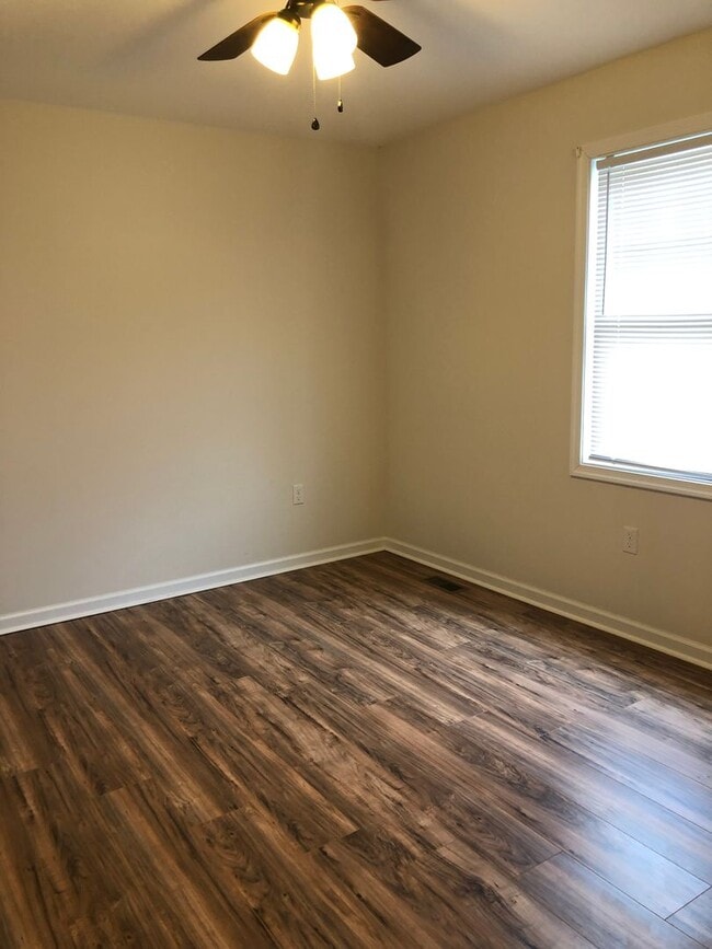 Building Photo - One Level Living in Campbell County