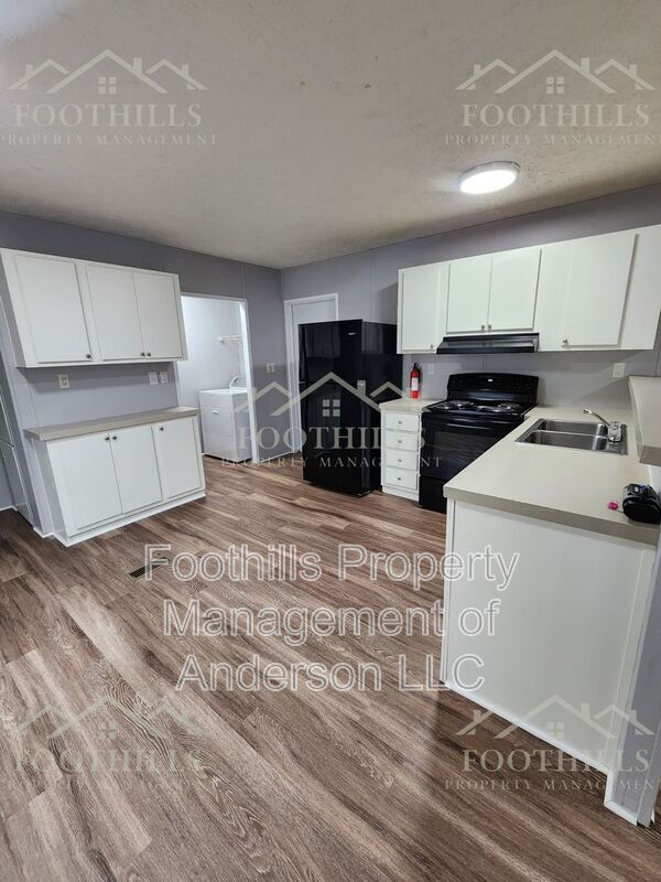 Building Photo - 100 P-9-121