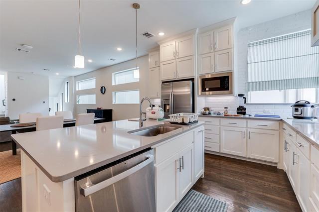 Building Photo - 8044 Zeppos Dr.