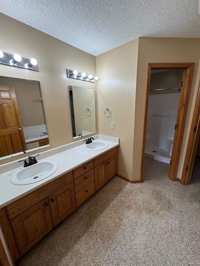 Building Photo - Its in Carroll School District!