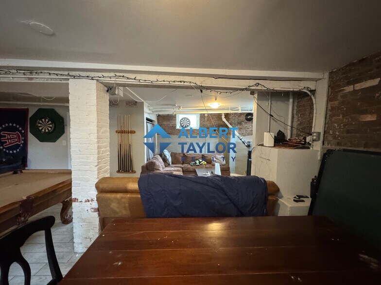 Building Photo - 38 Cherry St