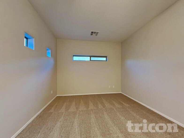 Building Photo - 17731 W Banff Ln