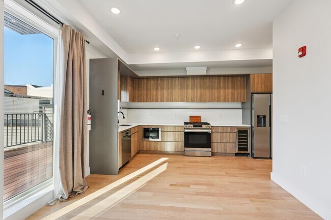 Building Photo - 431 Palisade Ave